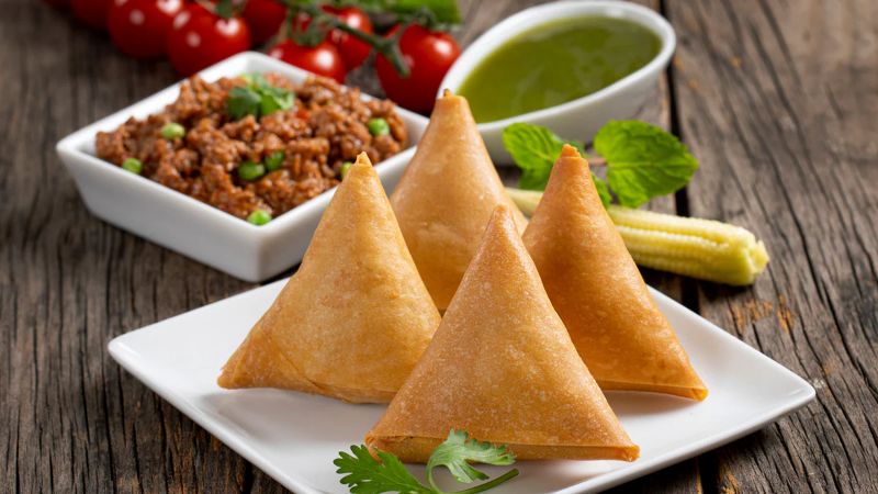 Crispy Samosa Recipe: A Flavorful Tale Weaved in Spice and Crispness!