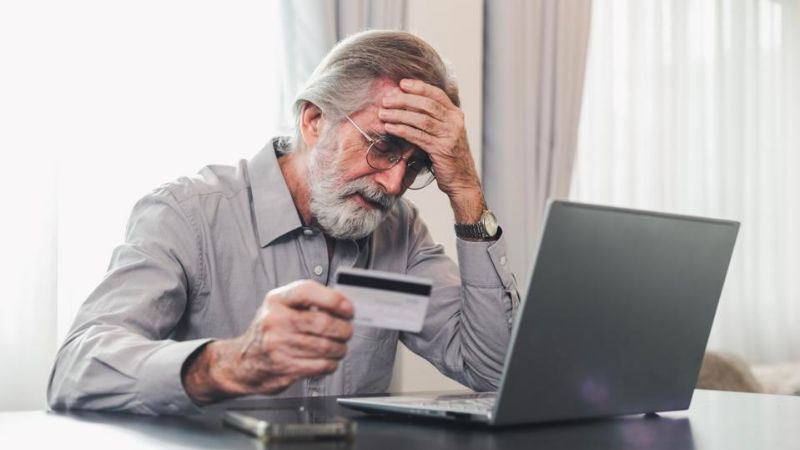 5 Credit Card Mistakes That Could Hurt Your Finances